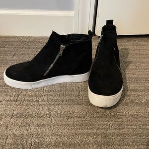 Steve Madden look alike black zip booties